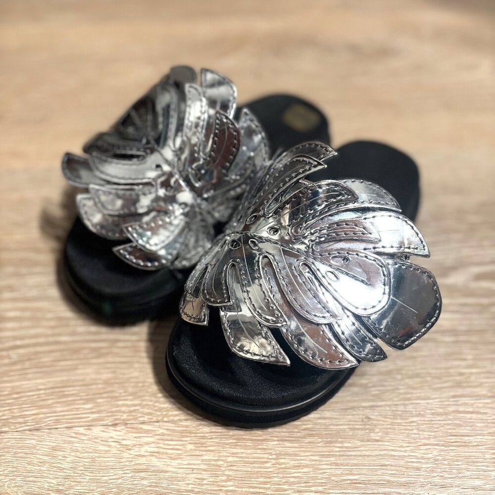 FARM RIO Silver Monstera Slide size6